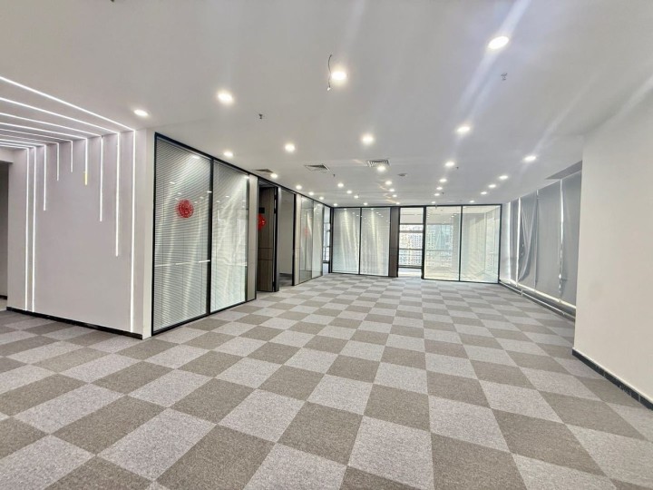 阳光科创中心230㎡精装办公室出租，中层东向采光好