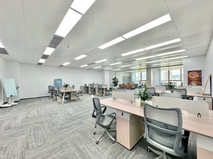 源政创业大厦442㎡精装办公室出租，中层北向采光好