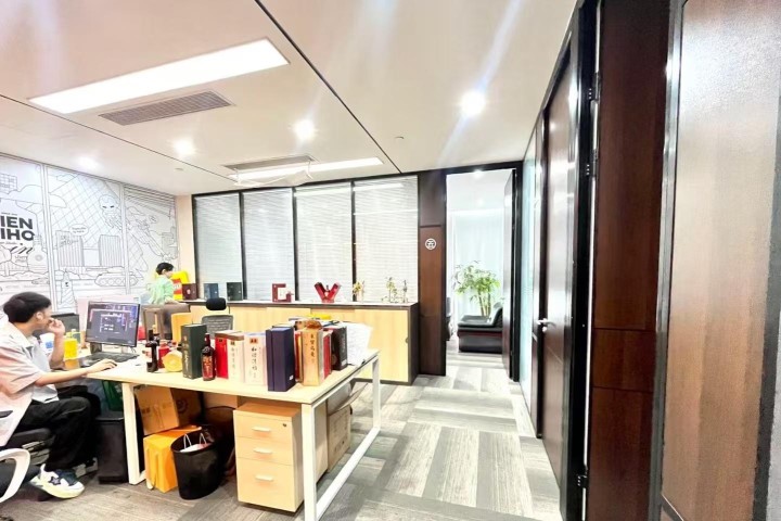 万国城 230㎡ 精装 中楼层办公室出租