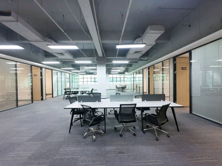 南山云谷一期 720㎡ 精装 中层办公室出租