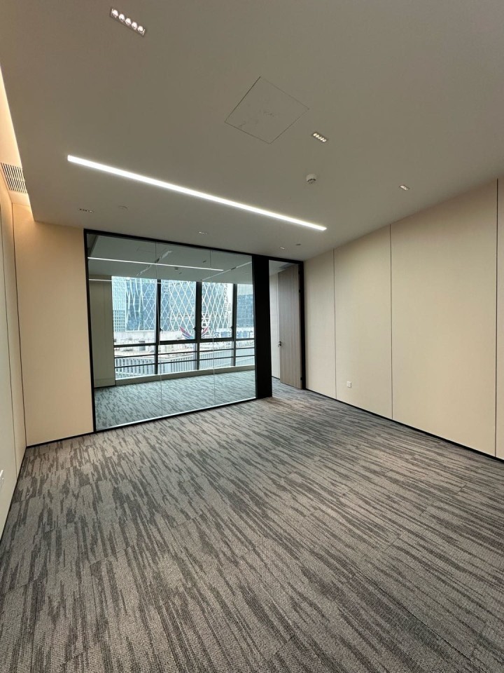 怡化金融科技大厦写字楼165㎡精装户型·中层南向出租