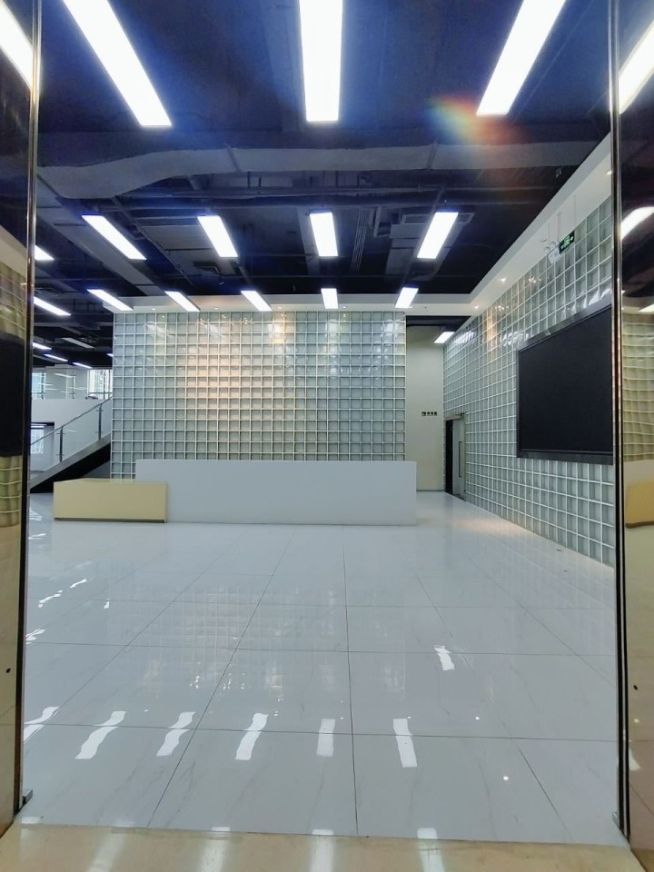 南山区科技园 中科纳能大厦2030㎡精装办公间高层出租