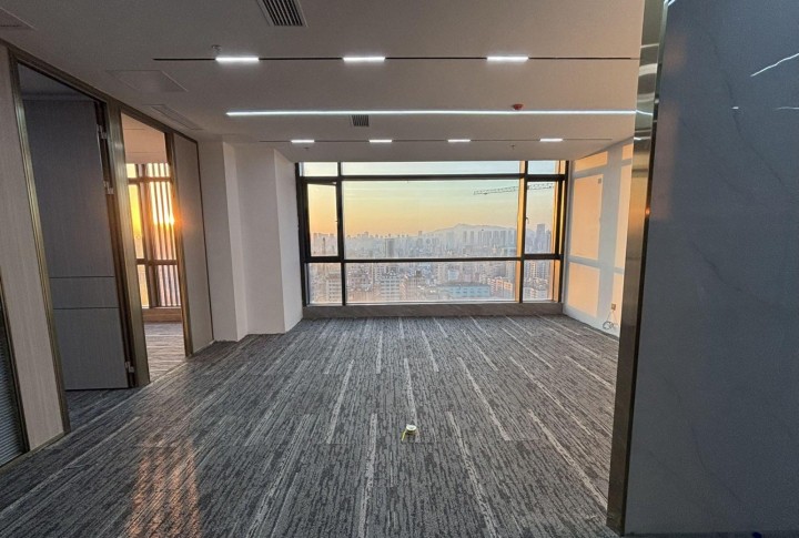 坂田万科广场 158㎡ 精装 中楼层办公室出租
