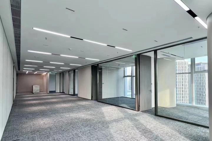 康泰创新广场-西门 410.63㎡ 精装 中楼层办公室出租