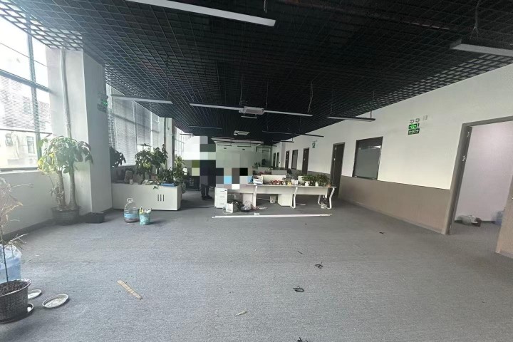颐丰华创新产业园 680㎡ 精装 低楼层办公室出租