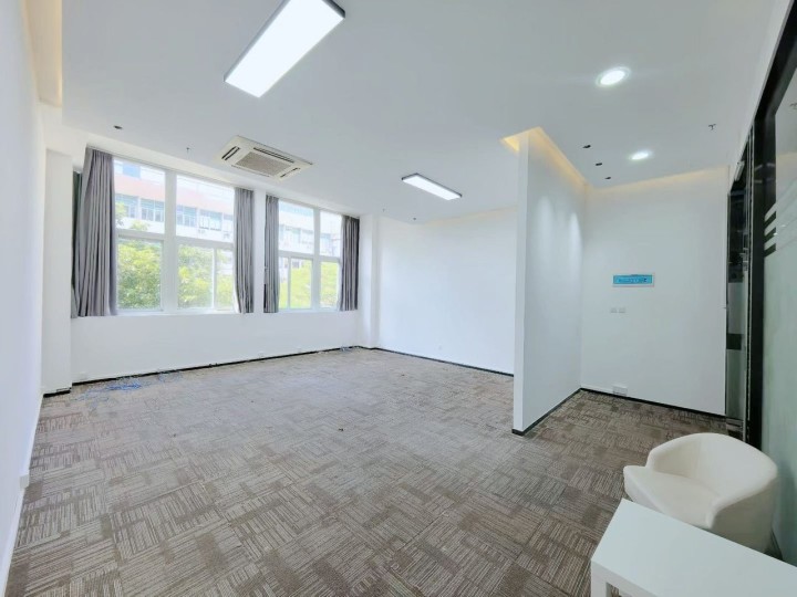 园西工业区119㎡精装办公室出租，低层北向采光好