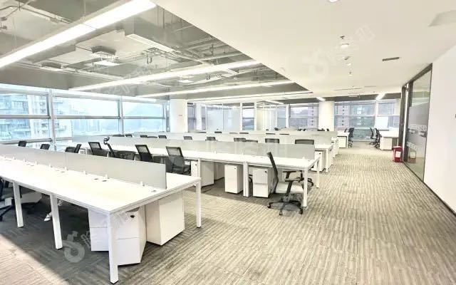 招商局广场2030㎡精装办公室出租，低层四面采光向采光好