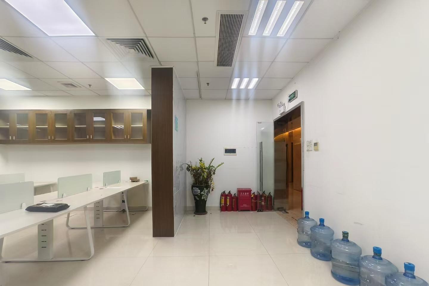 万骏经贸大厦 125㎡ 精装 中楼层办公室出租