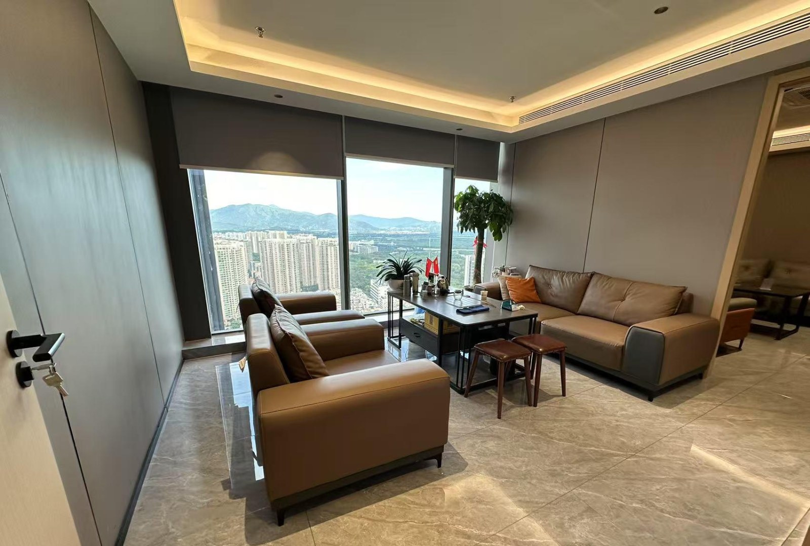 绿景红树湾壹号 720㎡ 精装 高楼层办公室出租