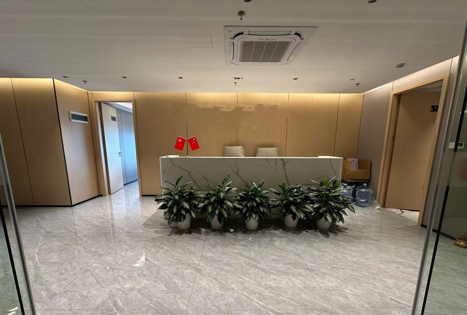绿景红树湾壹号 720㎡ 精装 高楼层办公室出租