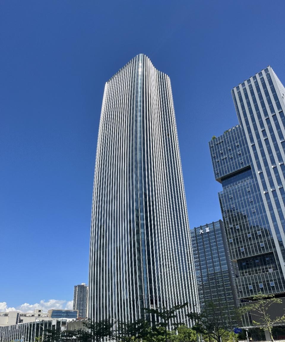 光明科技金融大厦 500㎡ 毛坯 低楼层办公室出租