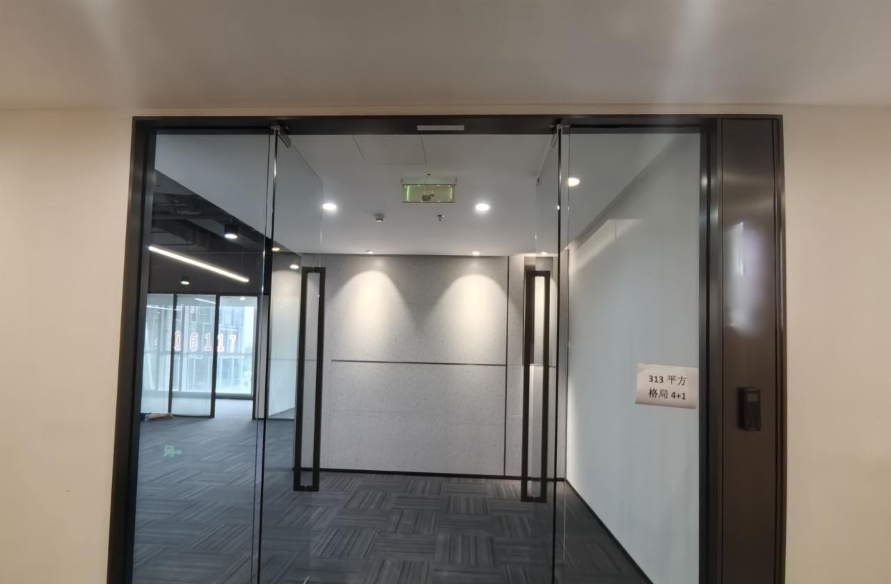 光明凤凰广场 313㎡ 精装 中楼层办公室出租