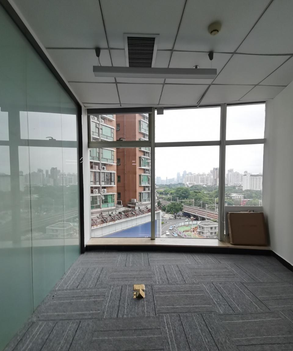 鸿隆世纪广场 97㎡ 精装 中楼层办公室出租