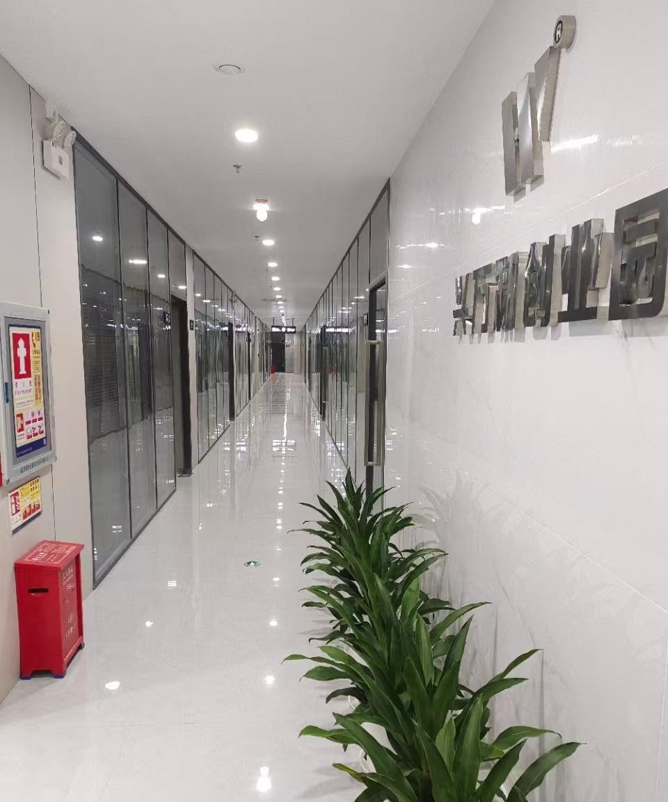 兴万和购物广场(民乐立交) 300㎡ 精装 低楼层办公室出租