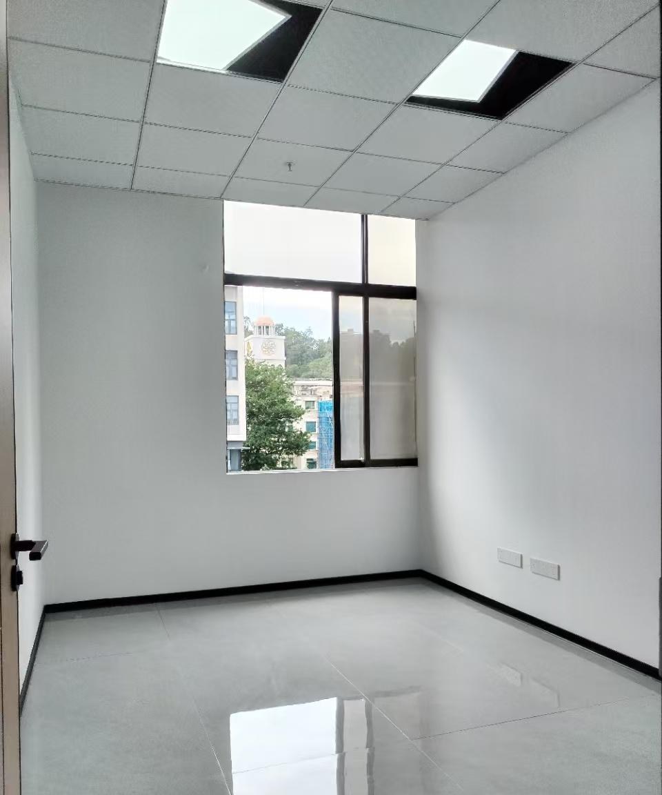 兴华工业大厦 242㎡ 精装 中楼层办公室出租