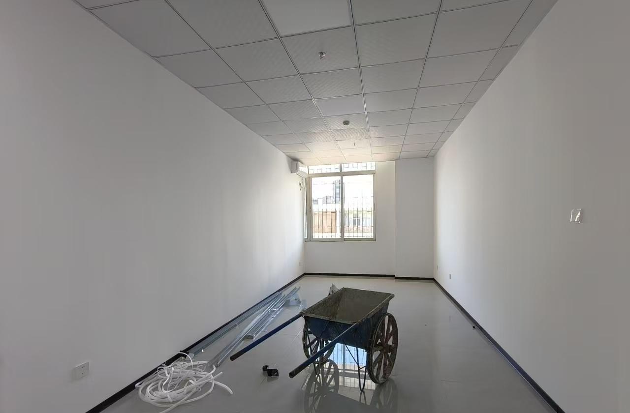 兴华工业大厦 730㎡ 精装 低楼层办公室出租