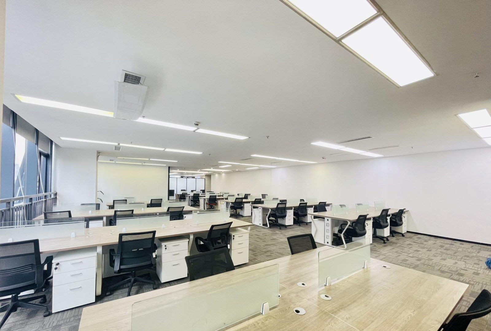 比克科技大厦 768㎡ 精装 中楼层办公室出租