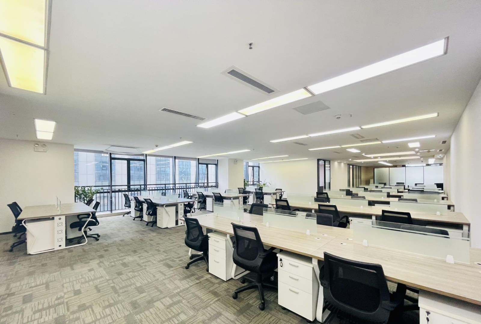 比克科技大厦 768㎡ 精装 中楼层办公室出租