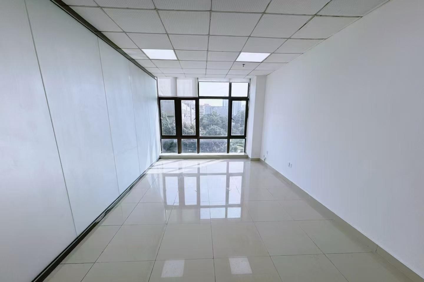 明君商务中心 260㎡ 精装 中楼层办公室出租