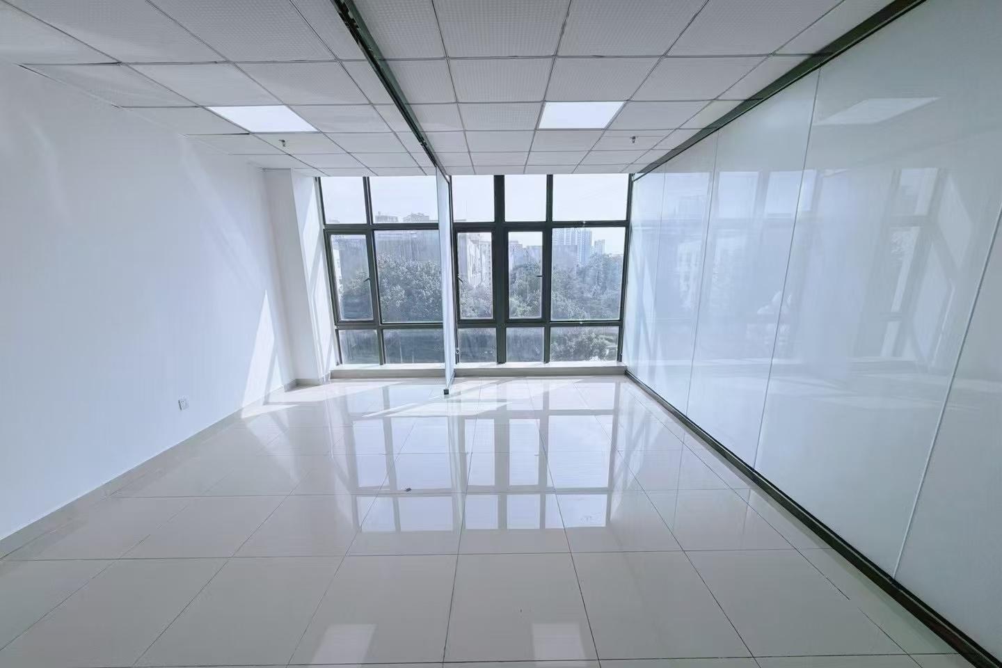 明君商务中心 260㎡ 精装 中楼层办公室出租