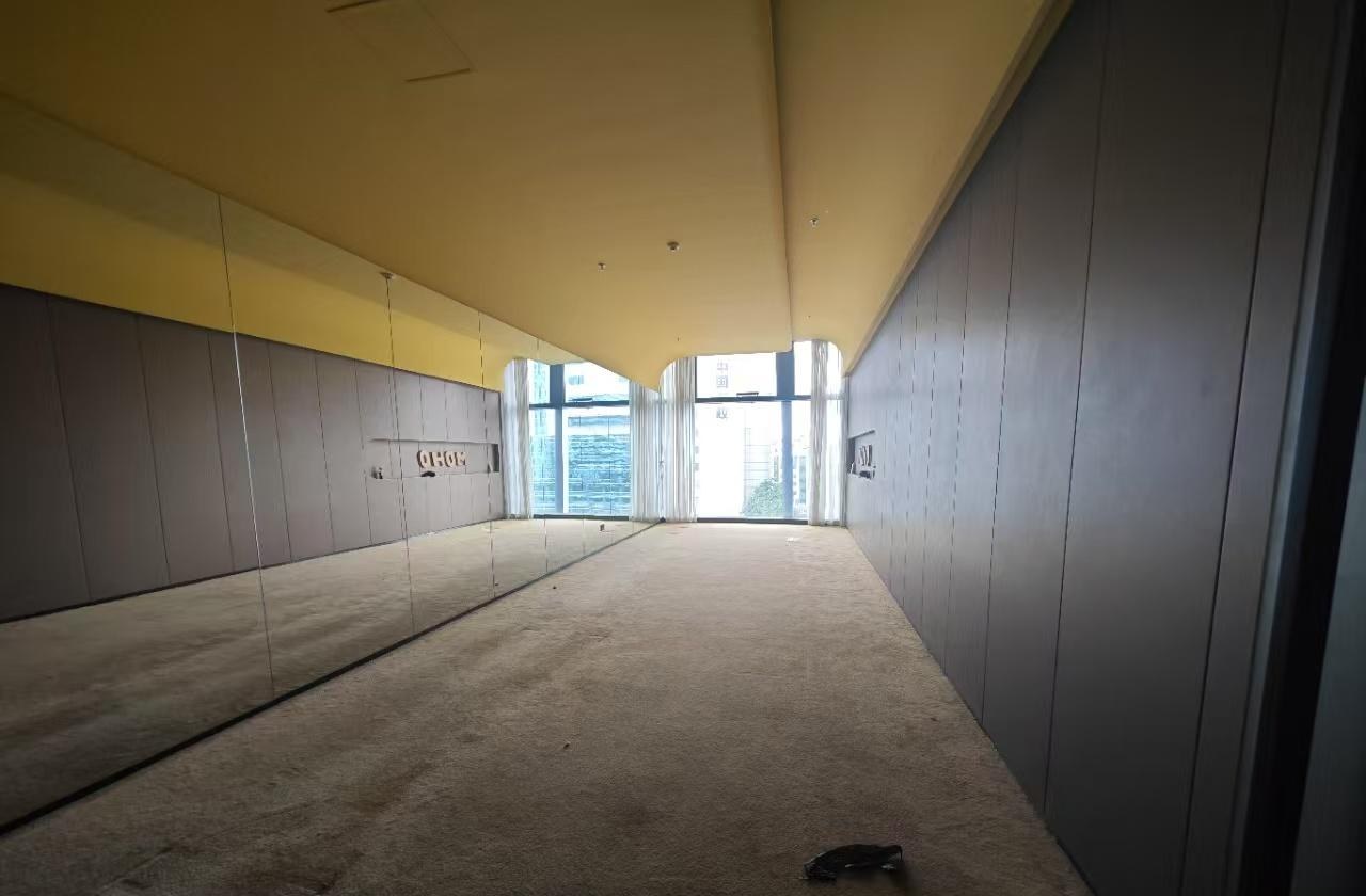 兆鑫汇金广场 3200㎡ 精装 低楼层办公室出租