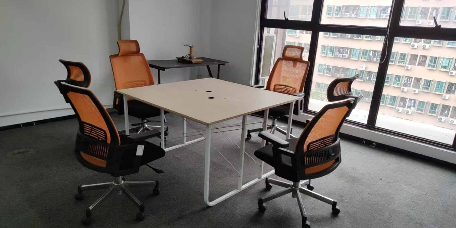 一方天地互联网产业园 328㎡ 精装 中楼层办公室出租
