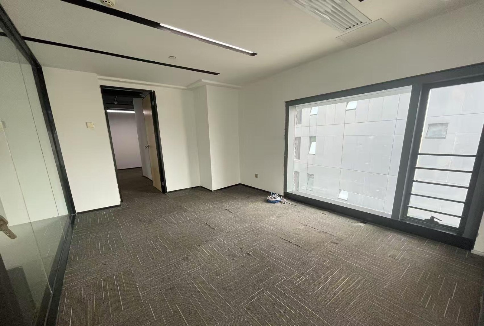 艺峦-2座 273㎡ 精装 低楼层办公室出租