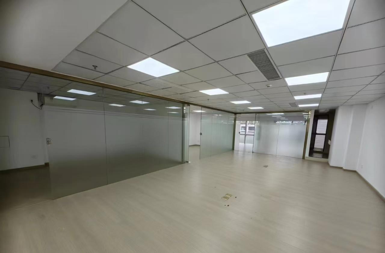 龙光世纪大厦 350㎡ 精装 低楼层办公室出租