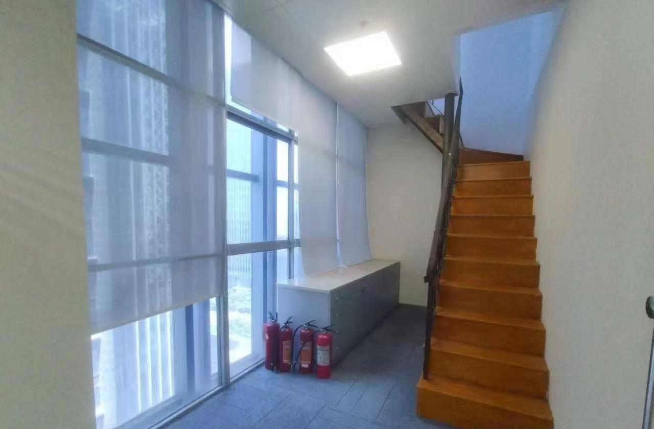 万骏经贸大厦 168㎡ 精装 中楼层办公室出租