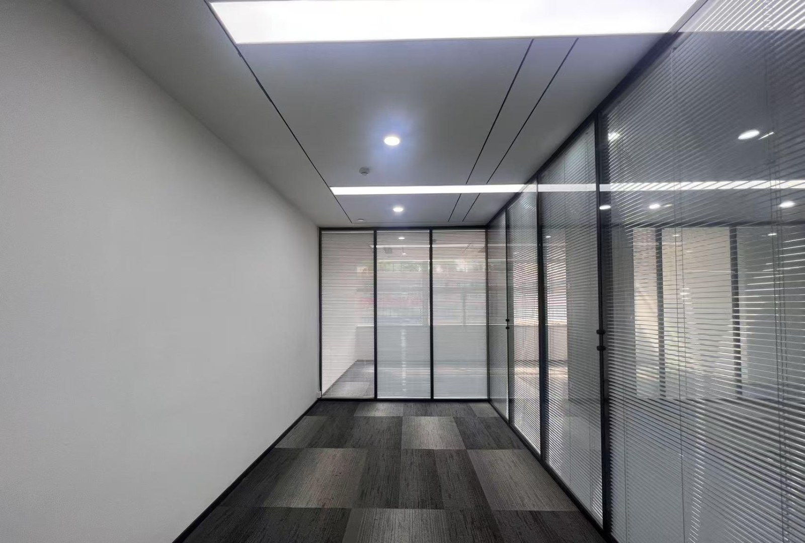 飞亚达科技大厦 358㎡ 精装 中楼层办公室出租