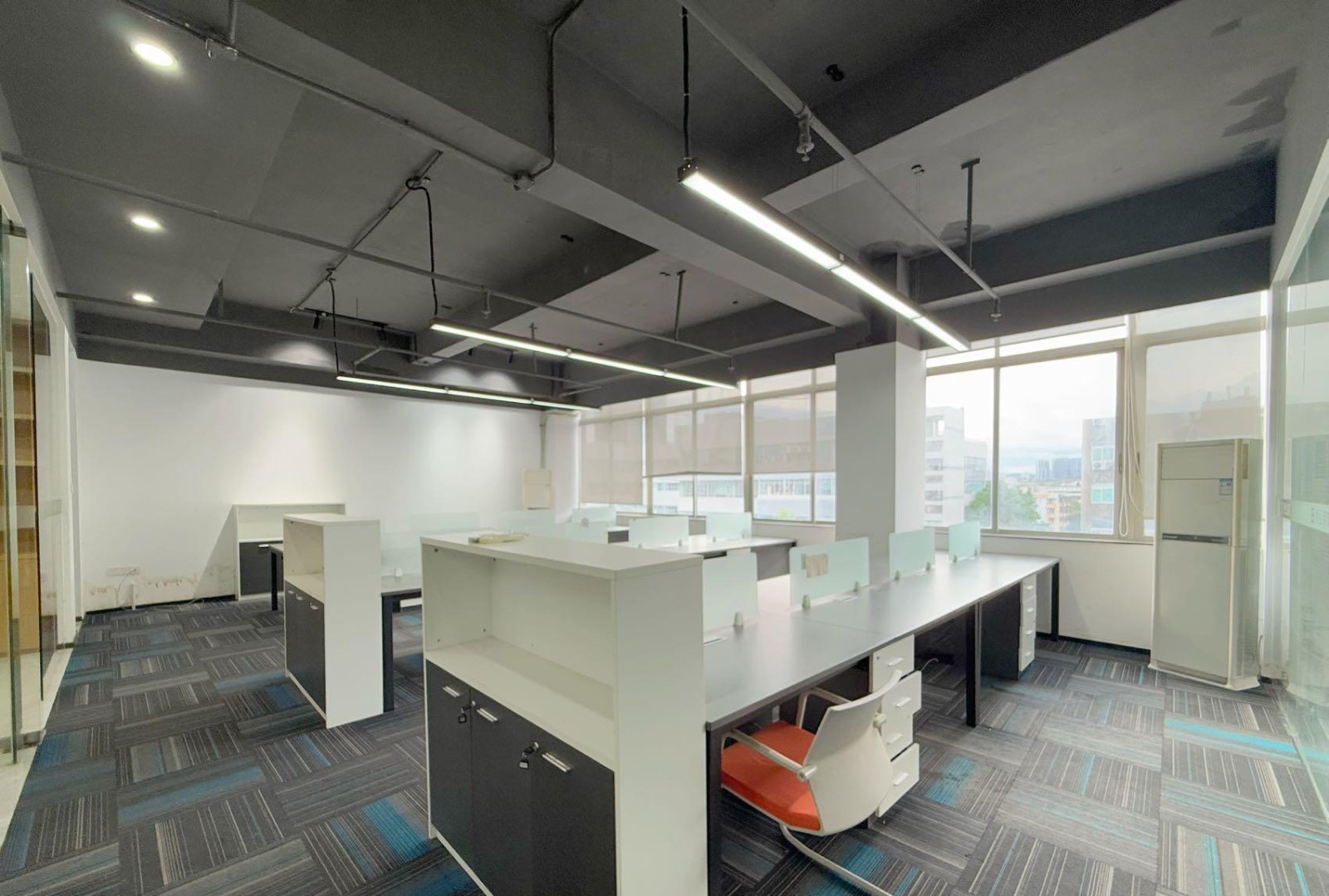 麻雀岭工业区-8号楼 240㎡ 精装 高楼层办公室出租