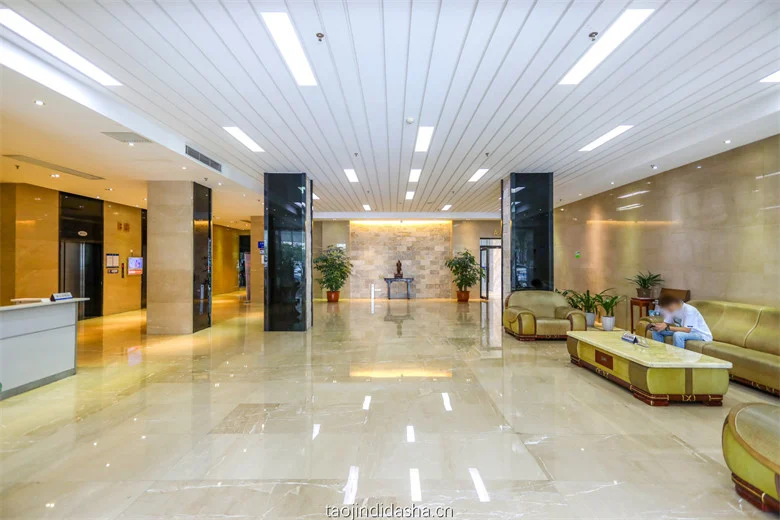 淘金地大厦位于广东省深圳龙华中心腾龙路