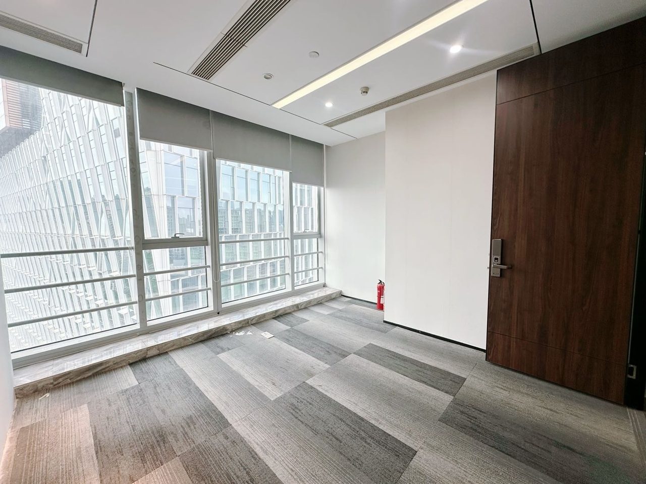 赛西科技大厦写字楼259㎡豪装户型·高层西向出租