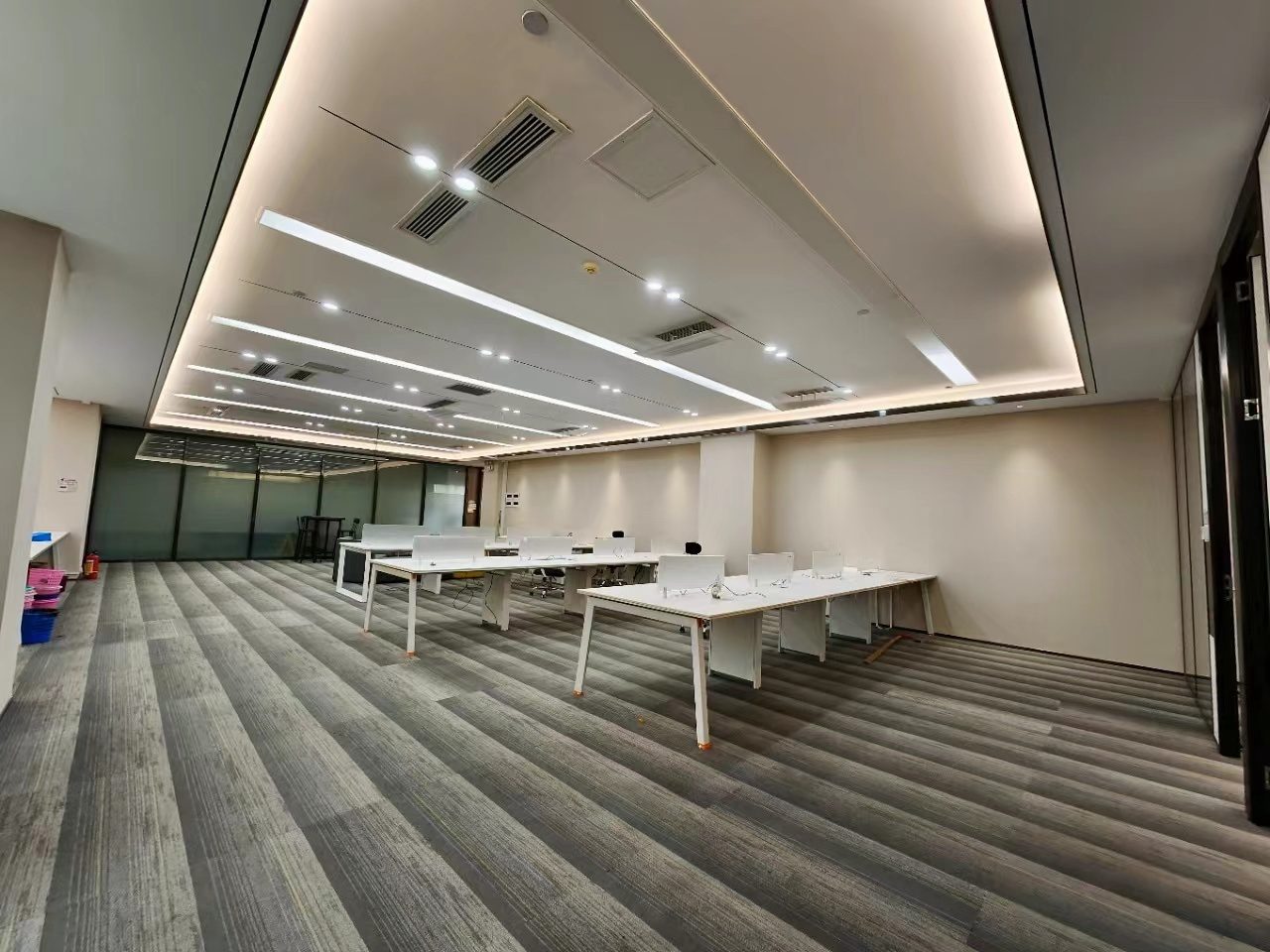 800㎡精装办公室 中电照明·近高新园站·低层