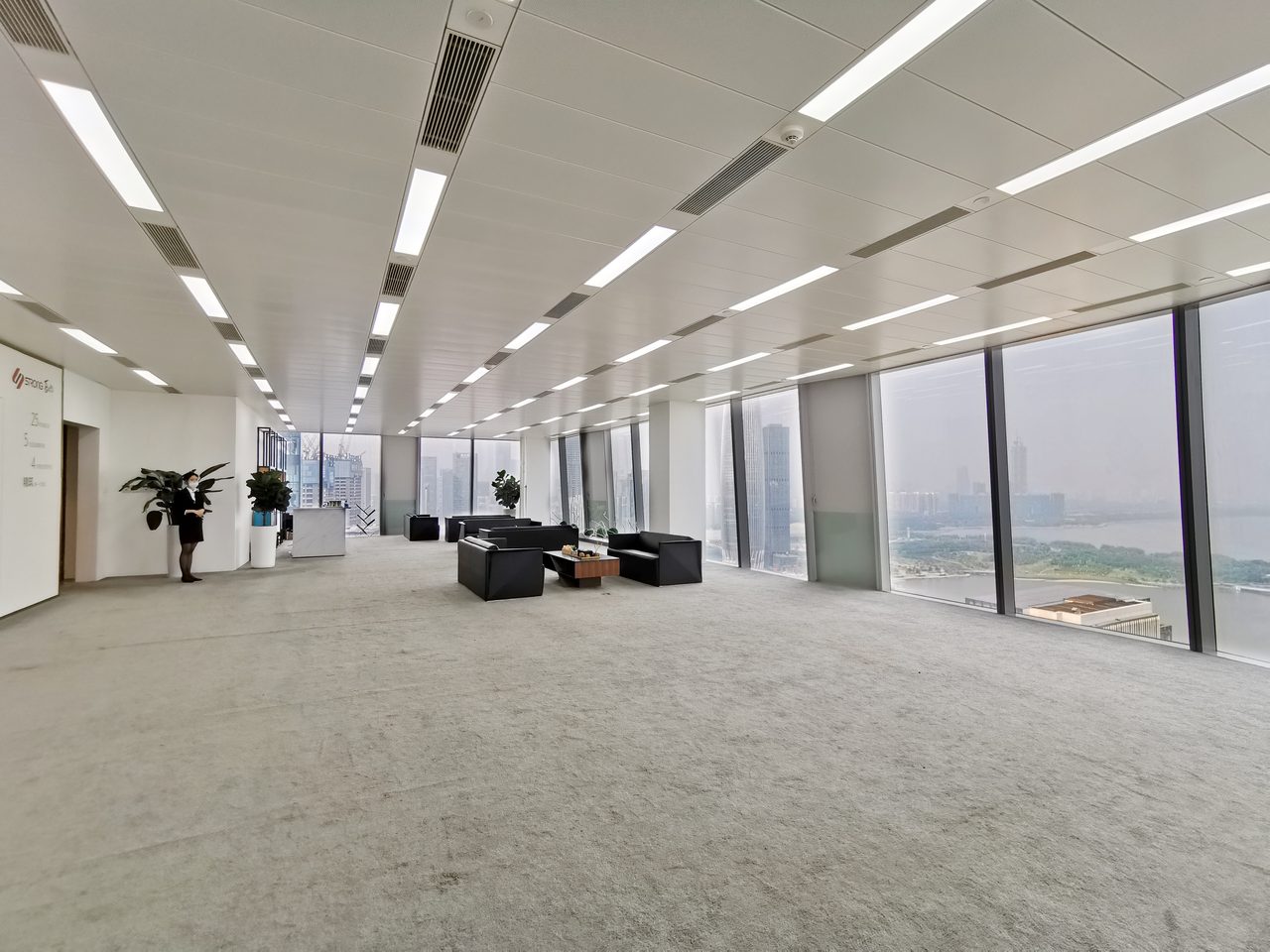 喜之郎大厦1500㎡豪装写字楼(南山区后海) 近登良站