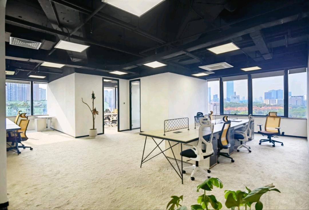 芒果网大厦245㎡精装办公室出租,中层东北向采光好