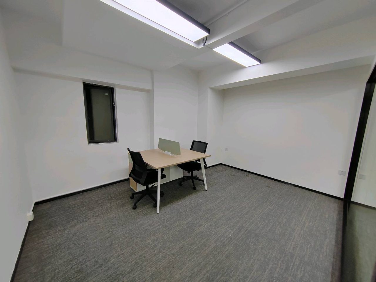 深圳湾科技生态园写字楼253㎡精装户型·低层西向出租