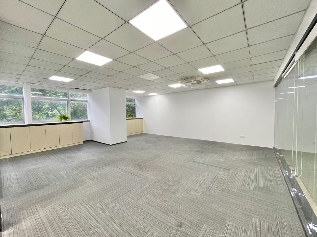 225㎡豪装办公室 深圳软件园·近高新中站·中层