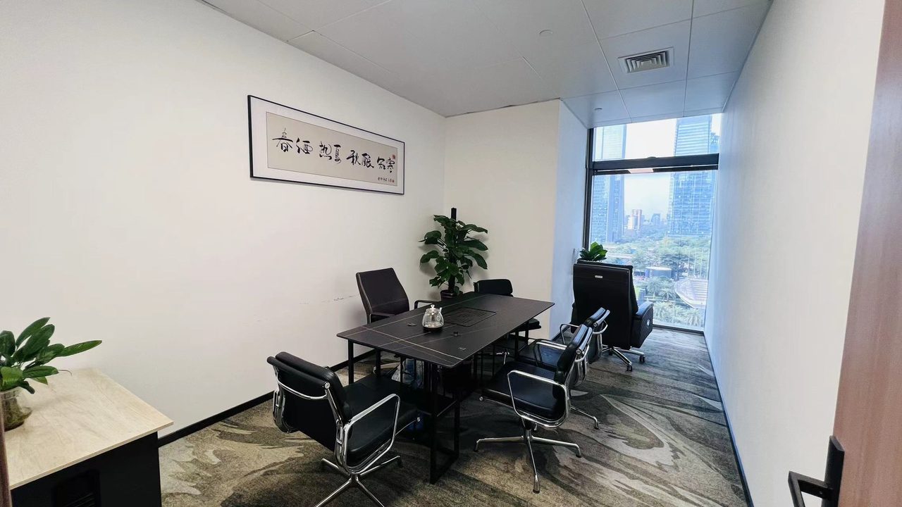 福田区福田中心区 皇庭中心488㎡豪装办公间中层出租