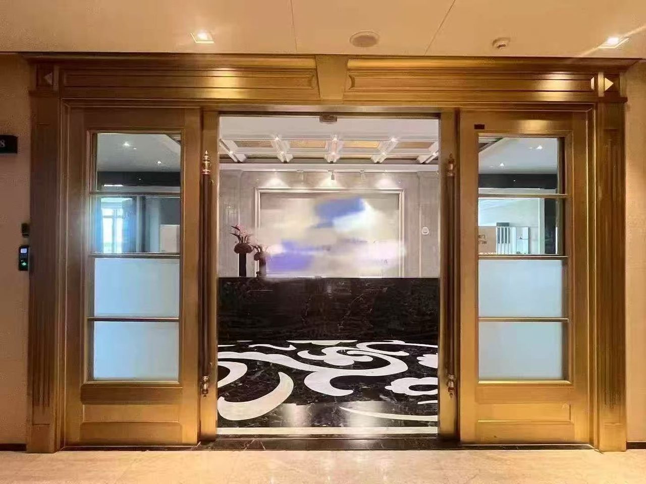 卓越前海壹号1800㎡豪装办公室出租,高层东南向采光好
