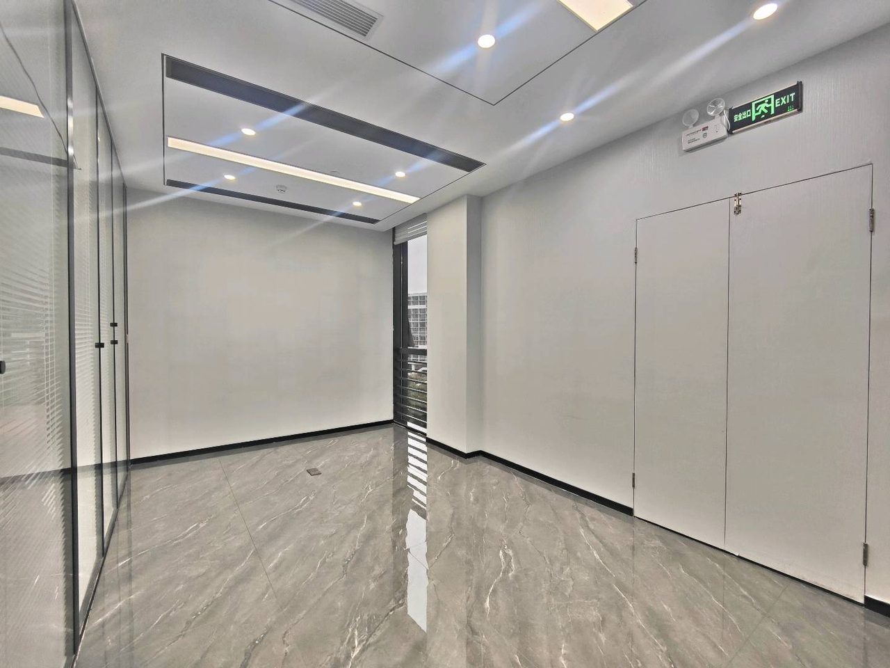 南山区科技园 北科大厦300㎡豪装办公间低层出租