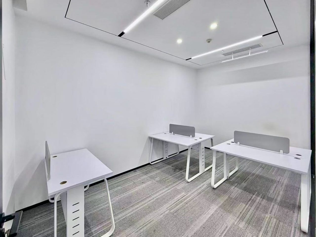 讯美科技广场写字楼135㎡精装户型·中层东南向出租