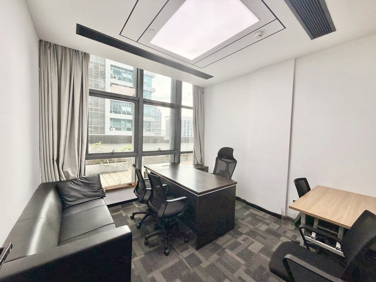 大族创新大厦写字楼65㎡精装户型·低层东向出租
