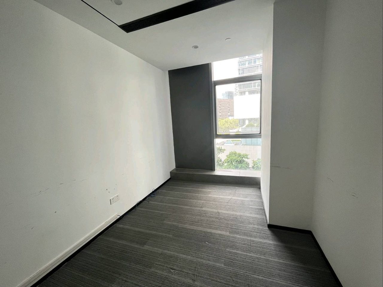 南山区科技园 西北工业大学(深圳三航科技大厦)103㎡精装办公间低层出租