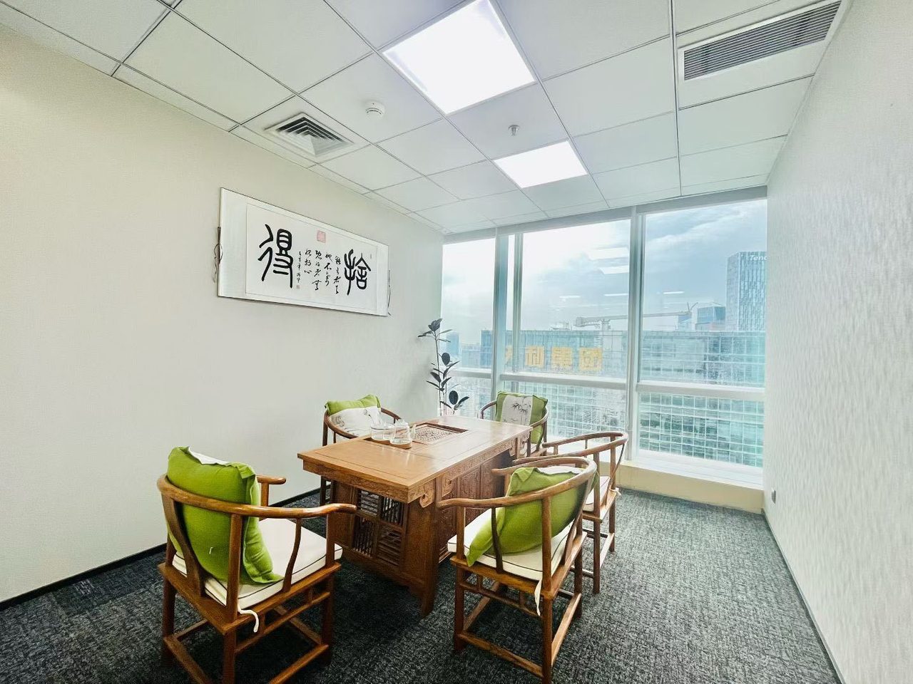 中洲控股中心写字楼238㎡精装户型·高层西南向出租