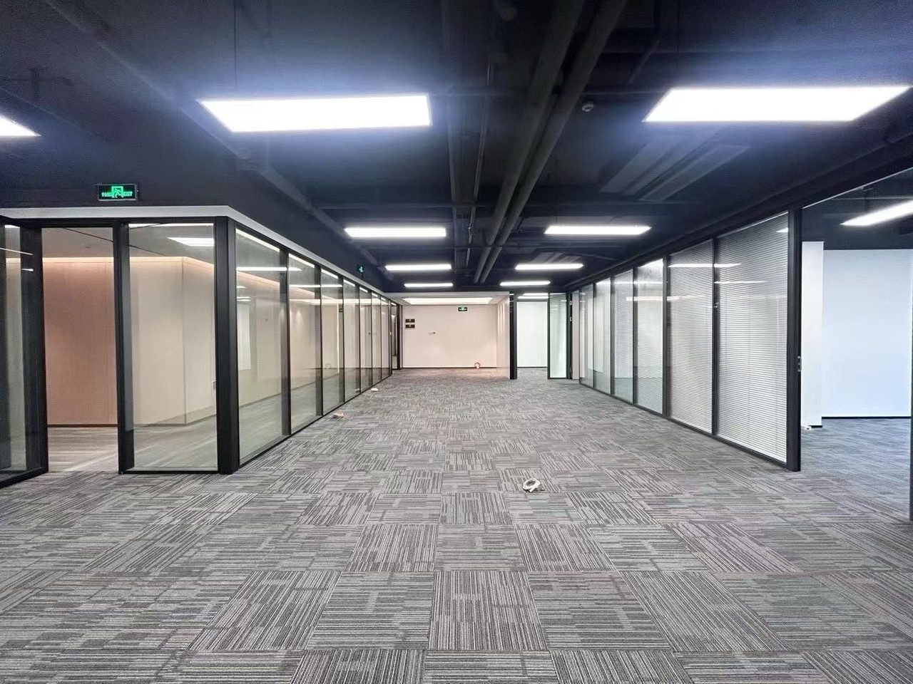 前海科兴科学园(正中华丽中心)写字楼285㎡精装户型·中层西北向出租