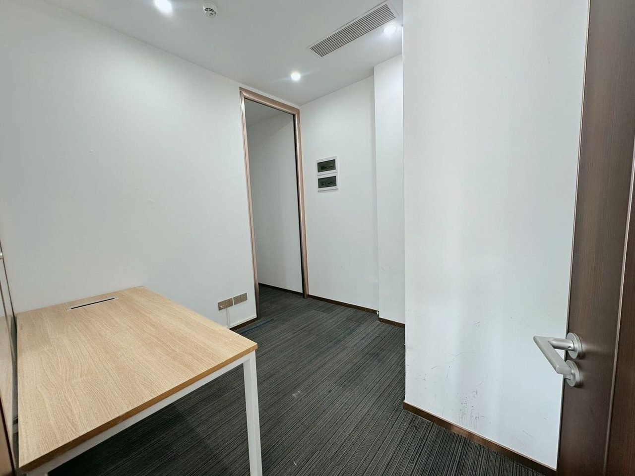南山区前海 大新时代大厦178㎡精装办公间低层出租