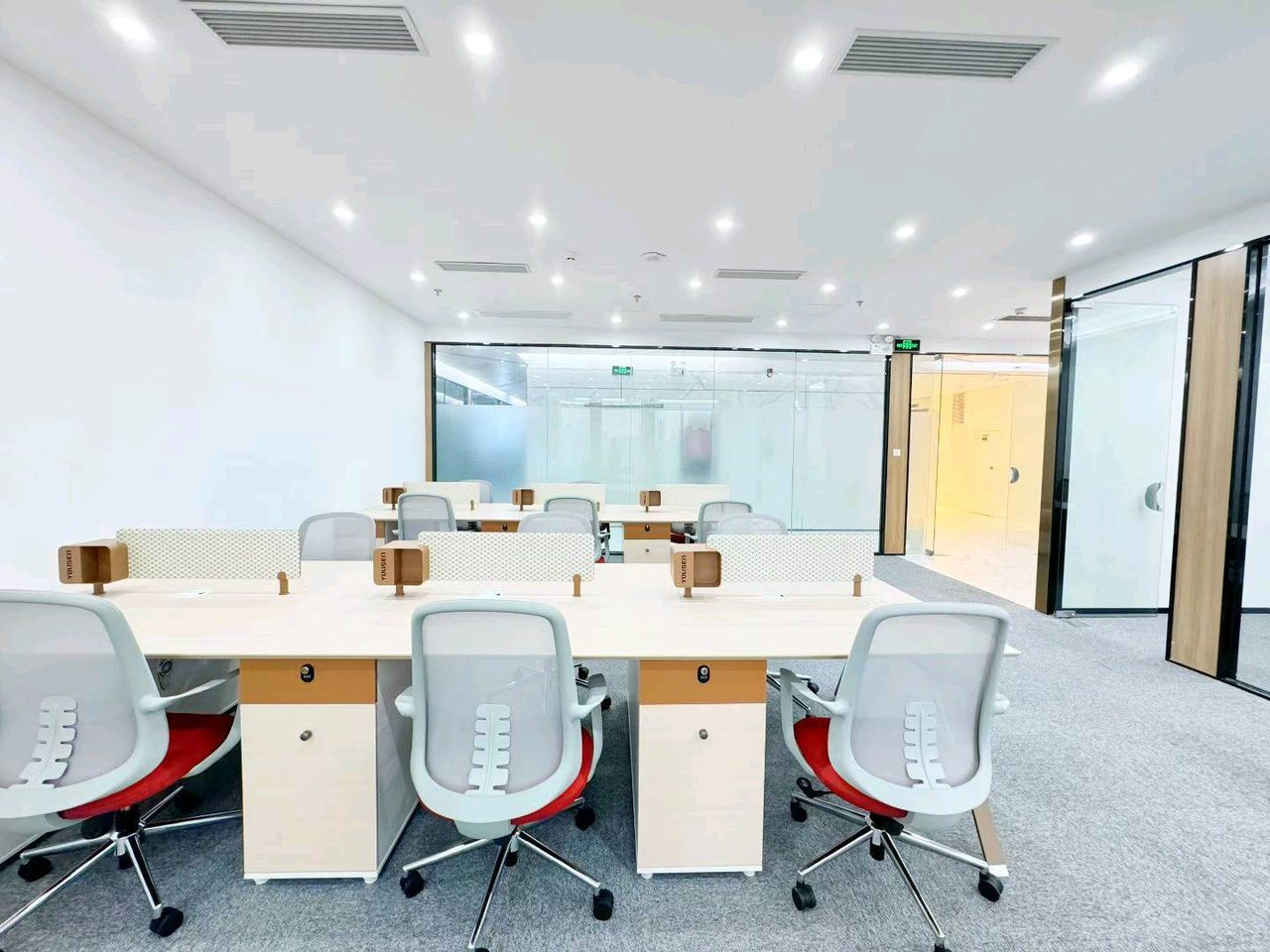 方大城写字楼235㎡精装户型·高层西向出租