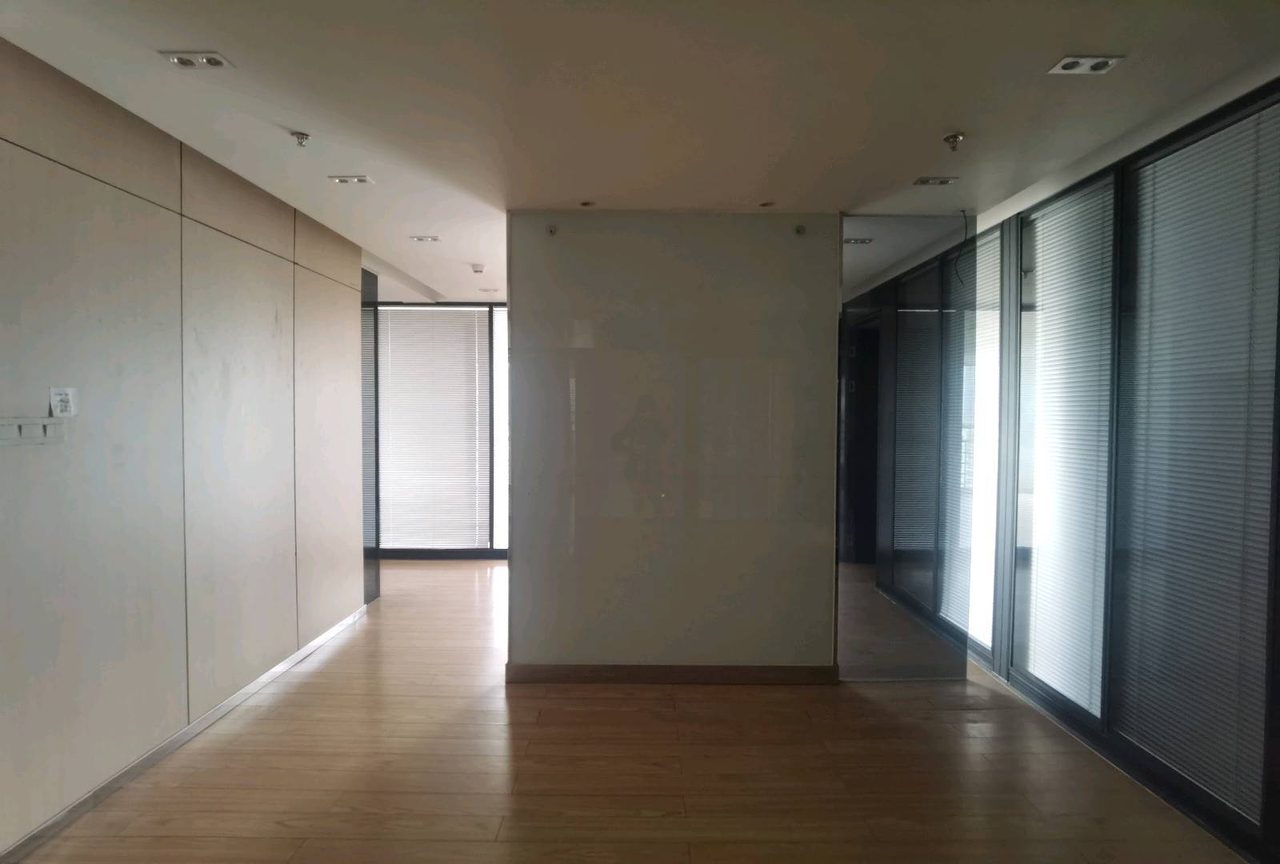研祥科技大厦637㎡豪装办公室出租,高层北向采光好