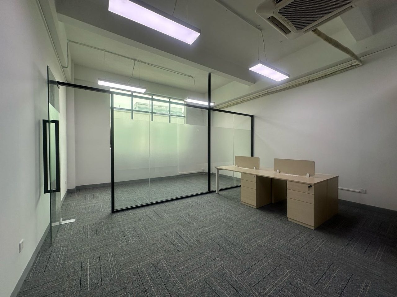 南山云谷二期写字楼106㎡精装户型·低层东向出租